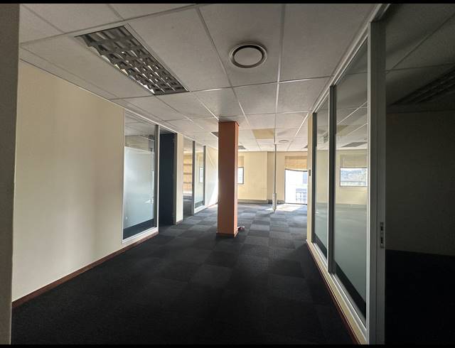 432M² OFFICE TO LET IN ECO PARK ESTATE